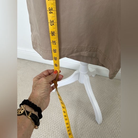 Filomena Fernandez 2 piece PantsSet. Pants size US 6-8, EU 42; Top: Size S. - Picture 11 of 16